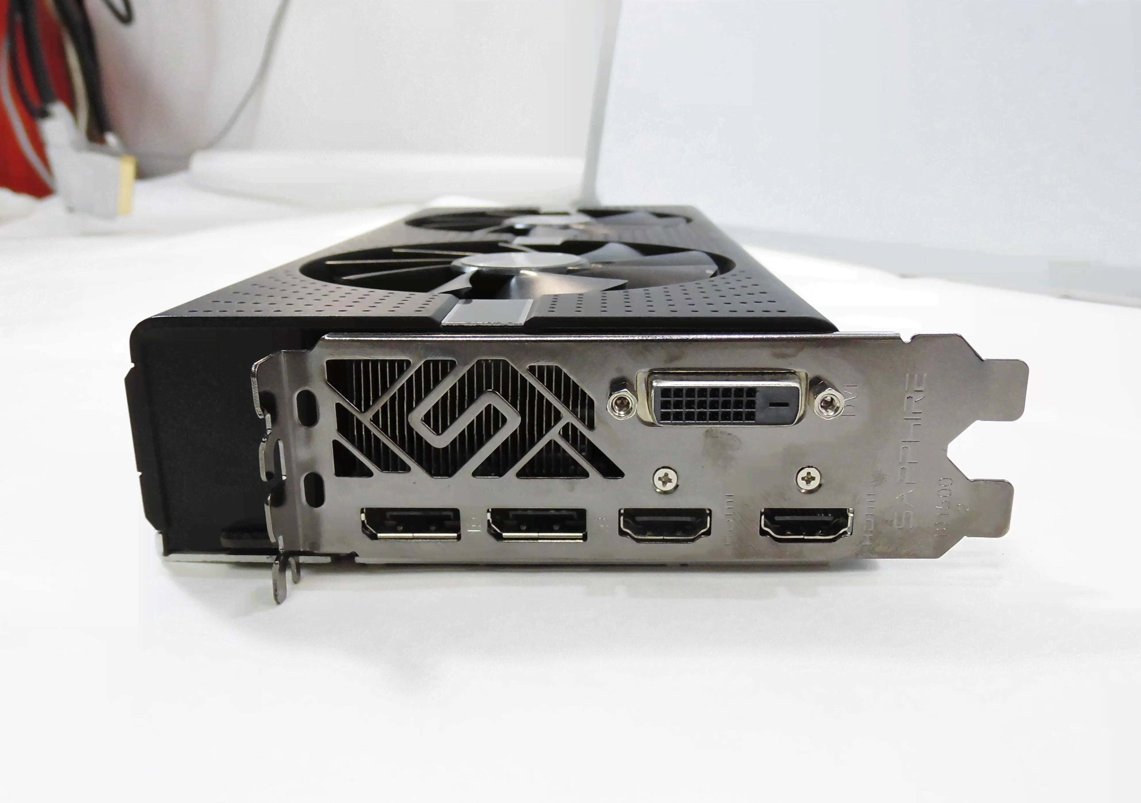 Видеокарта Sapphire RADEON RX 580 OC Nitro+ 4 Гб-3