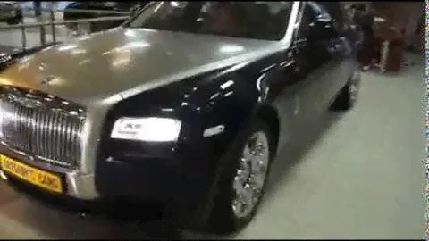 GREGORY'S CARS Rolls-Royce Ghost SWB (Midnight Sapphire/Seashell)