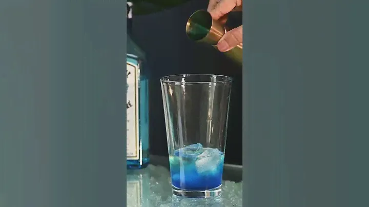 Sapphire Martini Cocktail Recipe | Bombay Sapphire Gin Martini Recipe | Easy Cocktails At Home