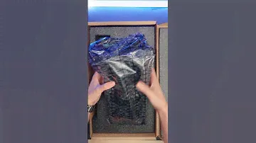This RX 7900XTX GPU is HUGE! 😍