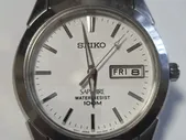 Часы Seiko Sapphire 100m в отличном состоянии.
