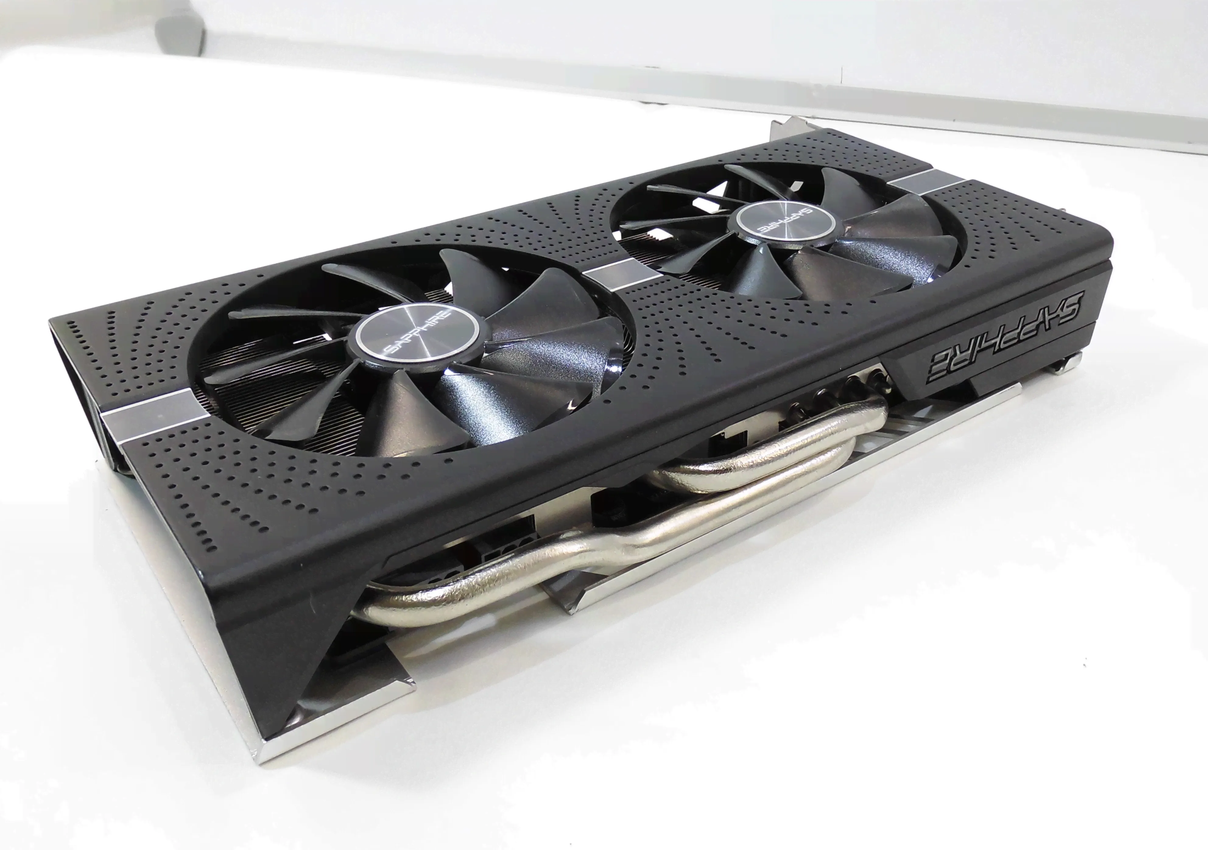 Видеокарта Sapphire RADEON RX 580 OC Nitro+ 4 Гб-1